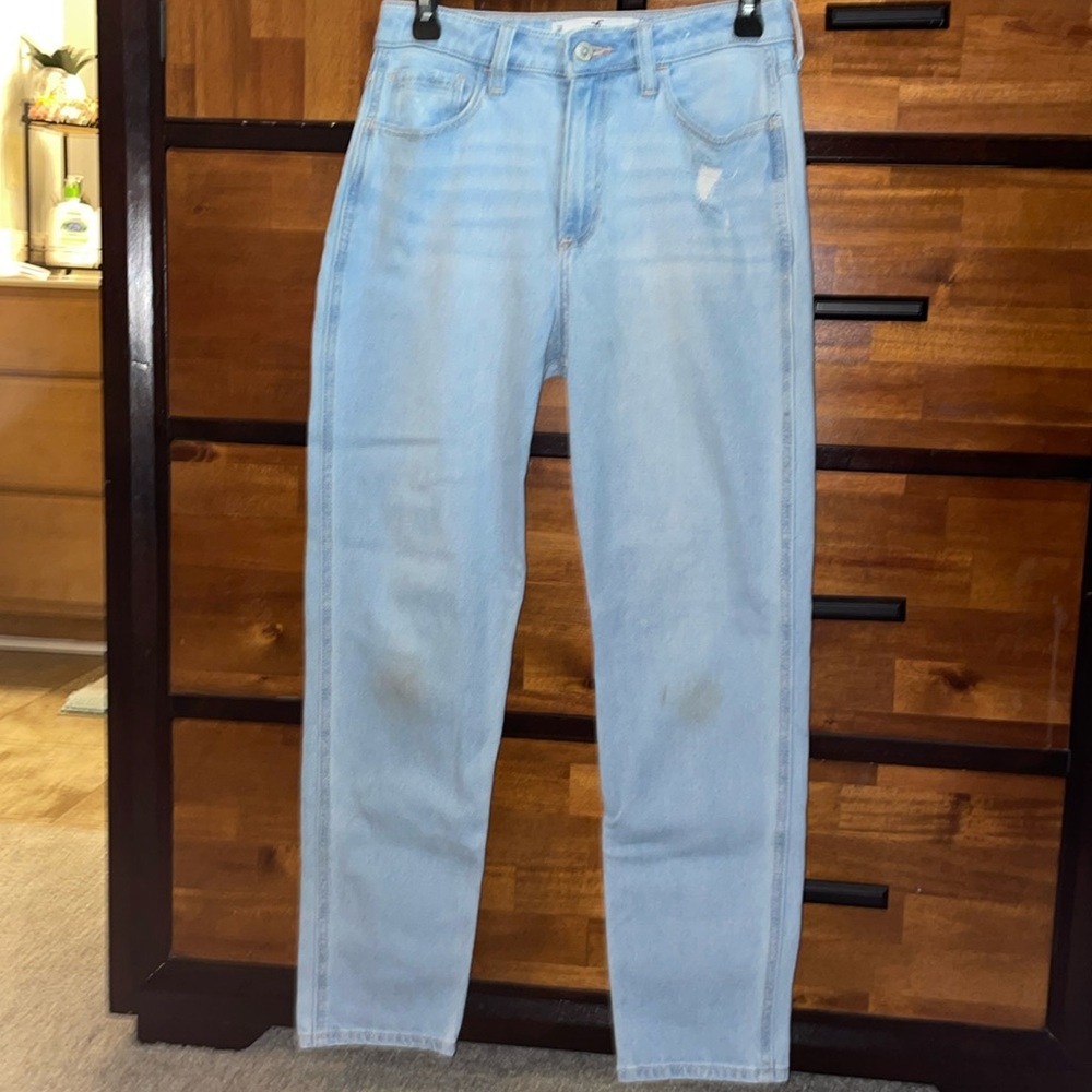 Hollister Curvy High Rise Mom Jeans
